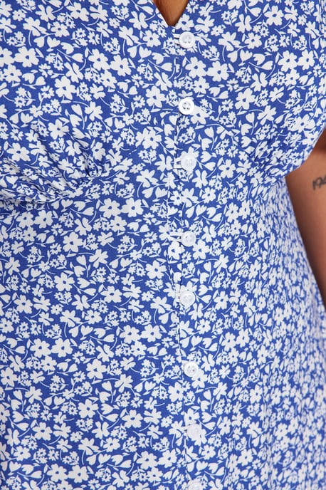 Trendyol Curve Dam Mörkblå Blommig Midi Kort Casual Skjortklänning Plus size Klänning - Image 4