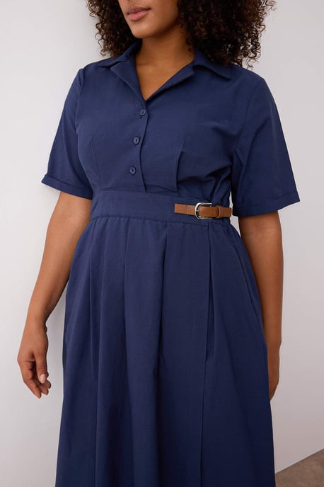 Trendyol Curve Dam Mörkblå Enfärgad Midi Kort Casual Rak Plus size Klänning - Image 2
