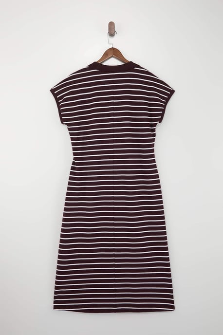 Trendyol Curve Dam Vinröd Randig Midi Kort Casual A-linje Plus size Klänning - Image 4