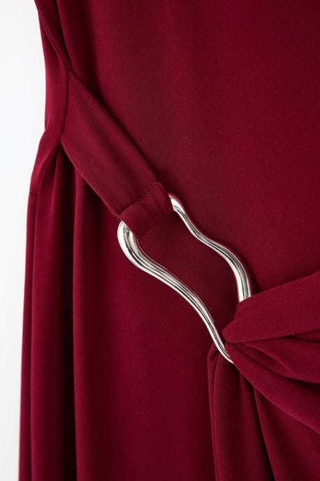 Trendyol Curve Dam Vinröd Enfärgad Midi Ärmlös Casual Bodycon Plus size Klänning - Image 5