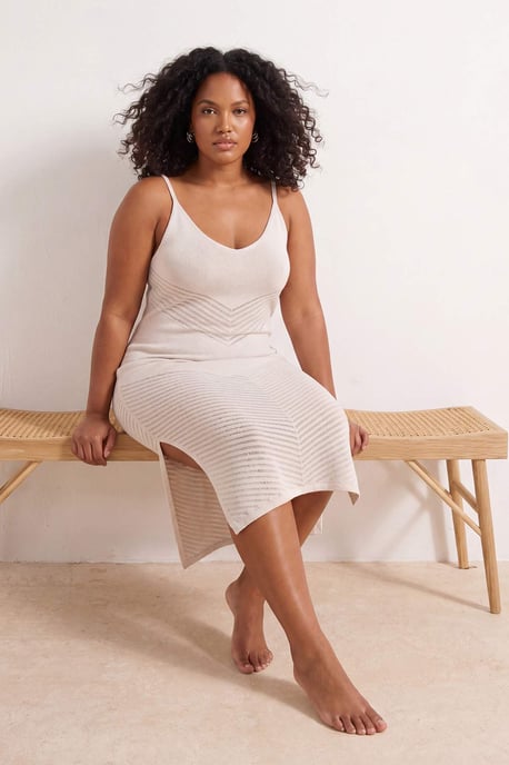 Trendyol Curve Dam Ecru Hålmönster Midi Ärmlös Strandkläder A-linje Plus size Klänning - Image 1