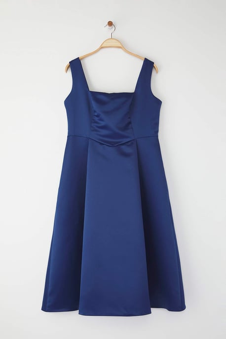 Trendyol Curve Dam Mörkblå Enfärgad Midi Ärmlös Elegant/Kväll Bodycon Plus size Klänning - Image 5