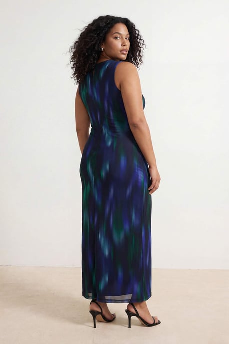 Trendyol Curve Dam Flerfärgad Grafiskt Midi Ärmlös Casual Rak Plus size Klänning - Image 6