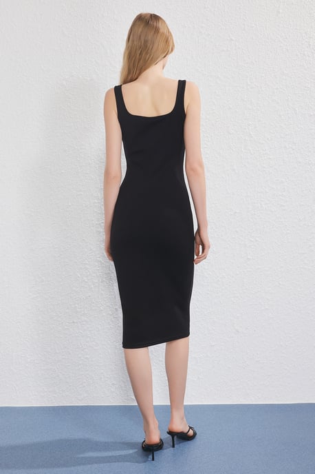 TRENDYOLMİLLA Dames Zwart Effen Midi Mouwloos Casual Bodycon Jurken - Image 3