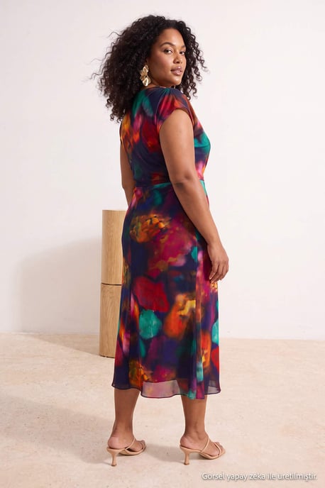 Trendyol Curve Dam Flerfärgad Blommig Midi Ärmlös Casual A-linje Plus size Klänning - Image 3