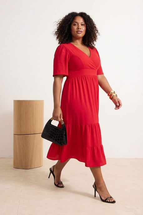 Trendyol Curve Dam Röd Enfärgad Midi Kort Casual A-linje Plus size Klänning - Image 6