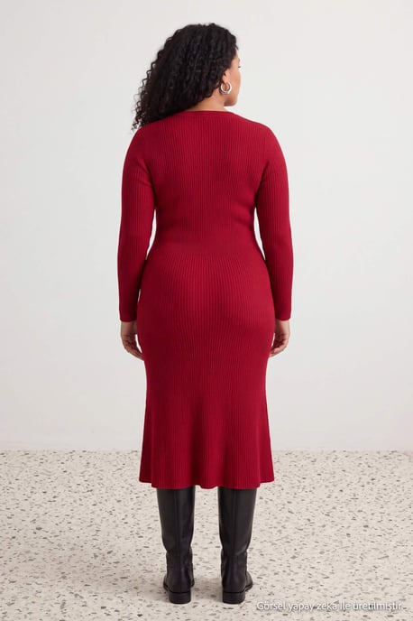Trendyol Curve Dam Röd Enfärgad Midi Lång Casual A-linje Plus size Klänning - Image 3