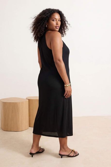 Trendyol Curve Dam Svart Enfärgad Midi Ärmlös Casual Rak Plus size Klänning - Image 2