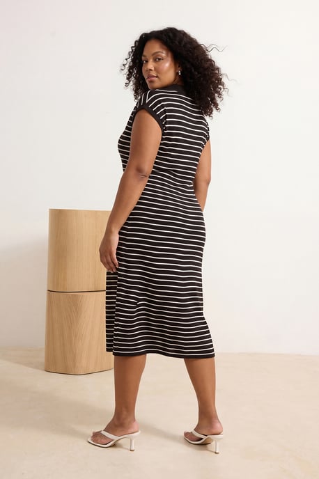 Trendyol Curve Dam Svart Randig Midi Kort Casual A-linje Plus size Klänning - Image 5