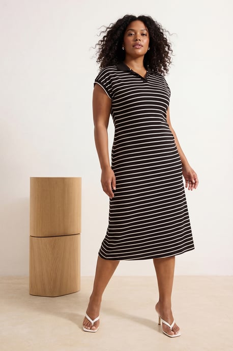 Trendyol Curve Dam Svart Randig Midi Kort Casual A-linje Plus size Klänning - Image 6
