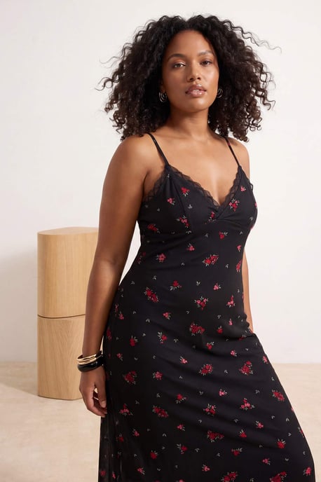 Trendyol Curve Dam Flerfärgad Blommig Midi Ärmlös Casual Bodycon Plus size Klänning - Image 1