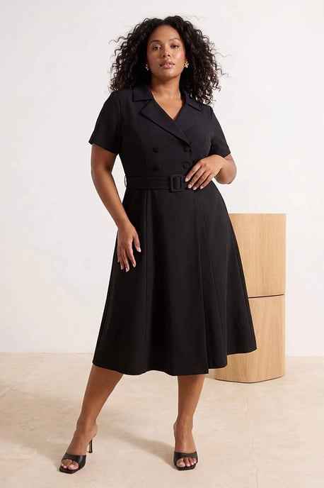 Trendyol Curve Dam Svart Enfärgad Midi Kort Elegant/Kväll A-linje Plus size Klänning - Image 1