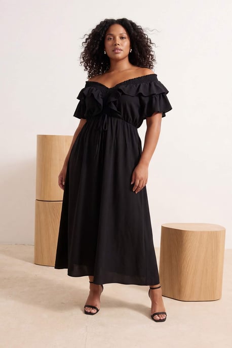 Trendyol Curve Dam Svart Enfärgad Midi Ärmlös Casual A-linje Plus size Klänning - Image 2