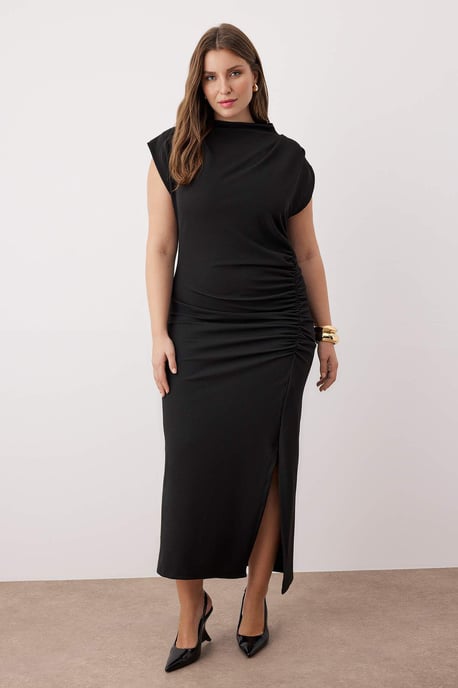 Trendyol Curve Dam Svart Enfärgad Midi Ärmlös Fest Bodycon Plus size Klänning - Image 2