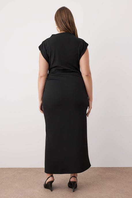 Trendyol Curve Dam Svart Enfärgad Midi Ärmlös Fest Bodycon Plus size Klänning - Image 4