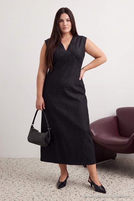 Trendyol Curve Dam Svart Enfärgad Midi Ärmlös A-linje Plus size Klänning - Image 2