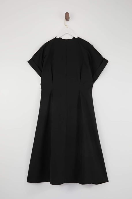 Trendyol Curve Dam Svart Enfärgad Midi Kort Casual A-linje Plus size Klänning - Image 5