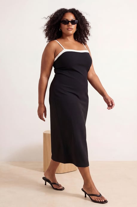 Trendyol Curve Dam Svart Enfärgad Midi Ärmlös Casual Bodycon Plus size Klänning - Image 1