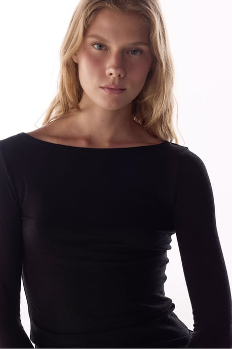 Clean Boat Neck Cashmere Long Sleeve Blouse - Image 4