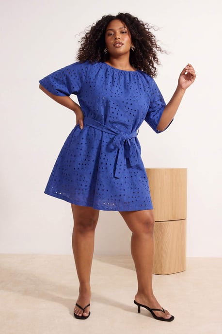 Trendyol Curve Dam Blå Blommig Kort / Mini Kort Casual A-linje Plus size Klänning - Image 4