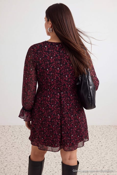 Trendyol Curve Dam Vinröd Blommig Kort / Mini Lång A-linje Plus size Klänning - Image 4