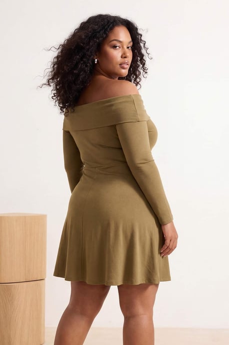 Trendyol Curve Dam Grön Enfärgad Kort / Mini Lång Casual Skater Plus size Klänning - Image 6