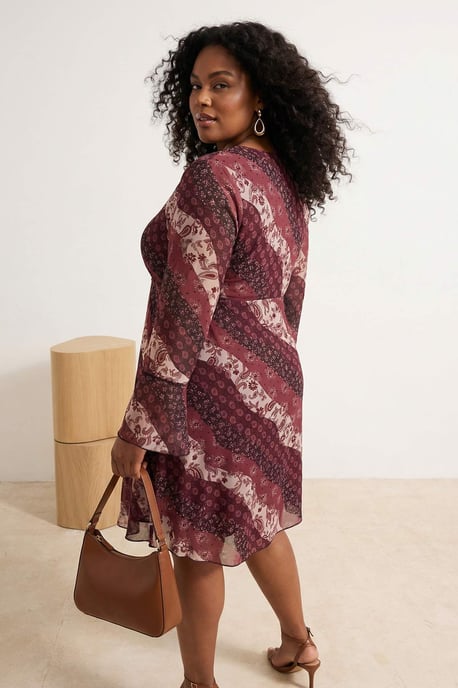 Trendyol Curve Dam Vinröd Blommig Kort / Mini Lång Casual A-linje Plus size Klänning - Image 4