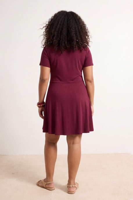 Trendyol Curve Dam Vinröd Enfärgad Kort / Mini Kort Skater Plus size Klänning - Image 2
