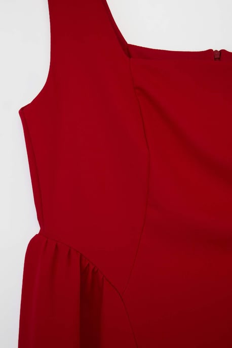 Trendyol Curve Dam Röd Enfärgad Kort / Mini Ärmlös Casual A-linje Plus size Klänning - Image 4