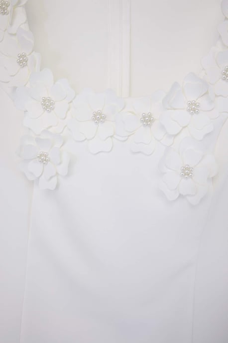 Trendyol Curve Dam Vit Enfärgad Kort / Mini Ärmlös Fest Bodycon Plus size Klänning - Image 4