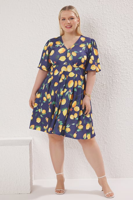 Trendyol Curve Dam Mörkblå Blommig Kort / Mini Kort Casual Skater Plus size Klänning - Image 6
