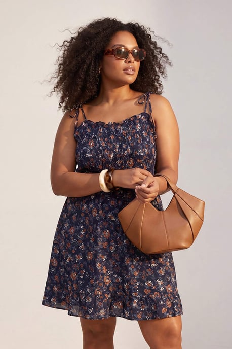Trendyol Curve Dam Mörkblå Blommig Kort / Mini Ärmlös A-linje Plus size Klänning - Image 2
