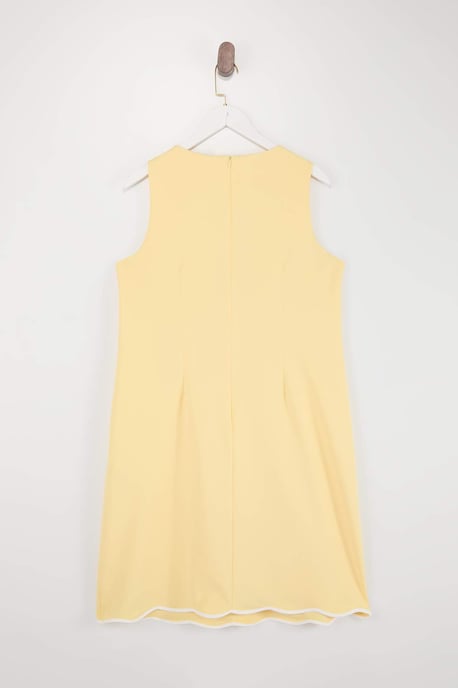Trendyol Curve Dam Gul Färgblock Kort / Mini Ärmlös Business A-linje Plus size Klänning - Image 2
