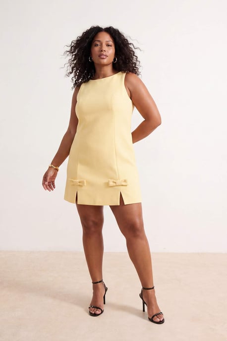 Trendyol Curve Dam Gul Enfärgad Kort / Mini Ärmlös Elegant/Kväll A-linje Plus size Klänning - Image 3
