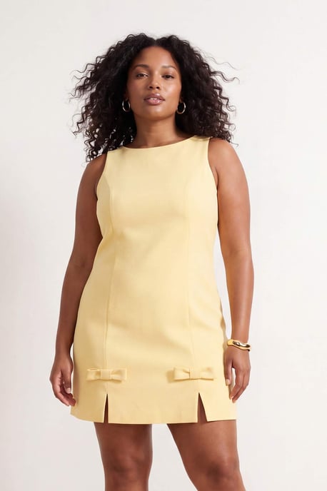 Trendyol Curve Dam Gul Enfärgad Kort / Mini Ärmlös Elegant/Kväll A-linje Plus size Klänning - Image 6