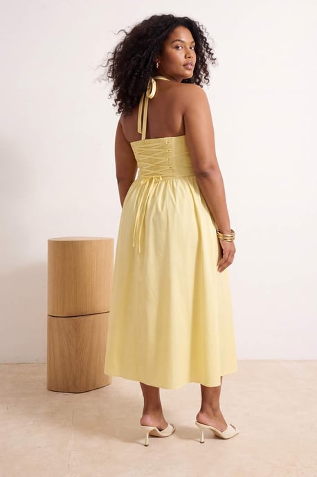 Trendyol Curve Dam Gul Enfärgad Kort / Mini Ärmlös Casual A-linje Plus size Klänning - Image 2