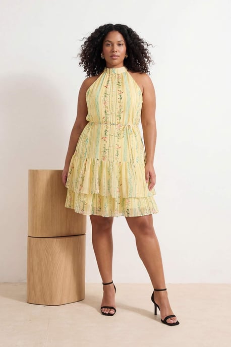 Trendyol Curve Dam Gul Blommig Kort / Mini Ärmlös Casual A-linje Plus size Klänning - Image 2