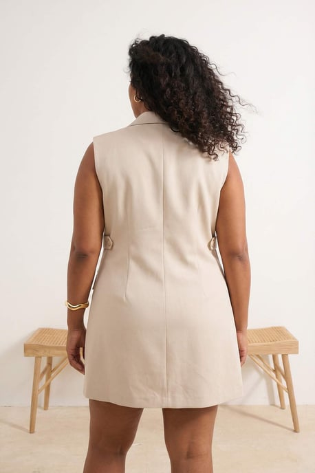 Trendyol Curve Dam Ecru Enfärgad Kort / Mini Ärmlös Casual A-linje Plus size Klänning - Image 5