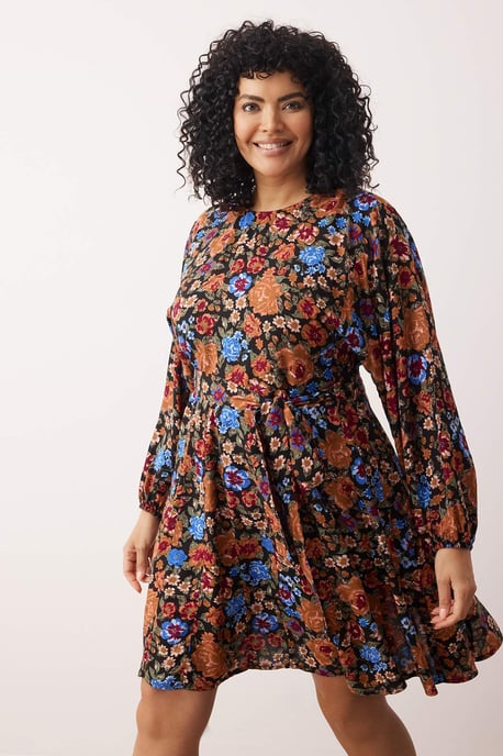 Trendyol Curve Dam Flerfärgad Blommig Kort / Mini Lång Casual Skater Plus size Klänning - Image 4