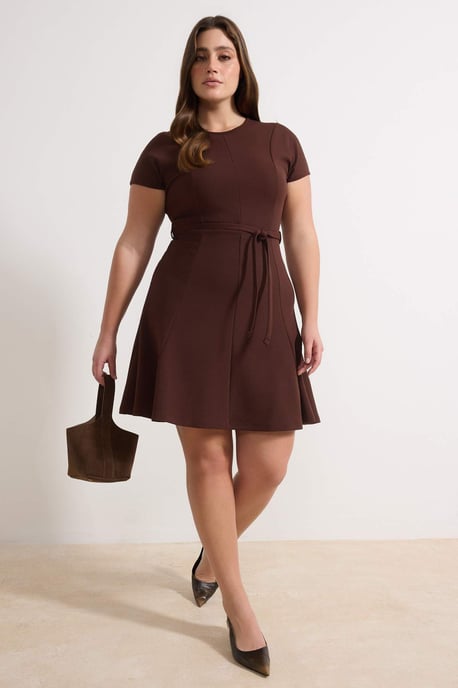 Trendyol Curve Dam Brun Enfärgad Kort / Mini Kort Casual Skater Plus size Klänning - Image 1