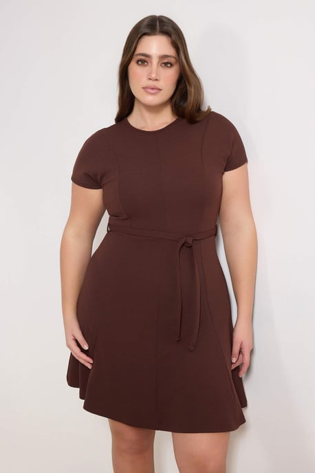Trendyol Curve Dam Brun Enfärgad Kort / Mini Kort Casual Skater Plus size Klänning - Image 6