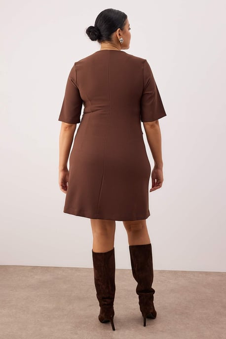 Trendyol Curve Dam Brun Enfärgad Kort / Mini Kort Casual A-linje Plus size Klänning - Image 3