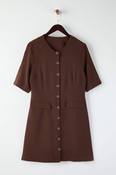 Trendyol Curve Dam Brun Enfärgad Kort / Mini Kort Casual A-linje Plus size Klänning - Image 4