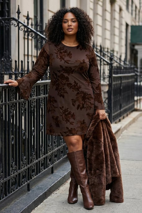 Trendyol Curve Dam Brun Blommig Kort / Mini Lång Kväll / Vardag Bodycon Plus size Klänning - Image 1