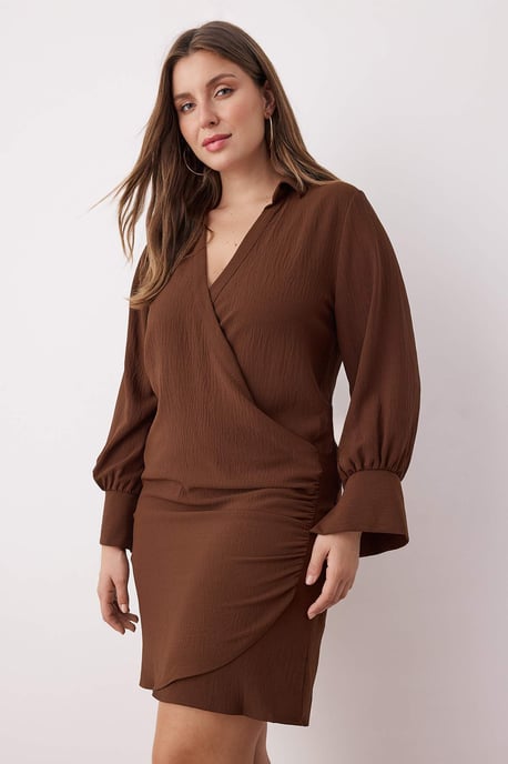 Trendyol Curve Dam Brun Enfärgad Kort / Mini Lång Casual Dubbelknäppt Plus size Klänning - Image 6