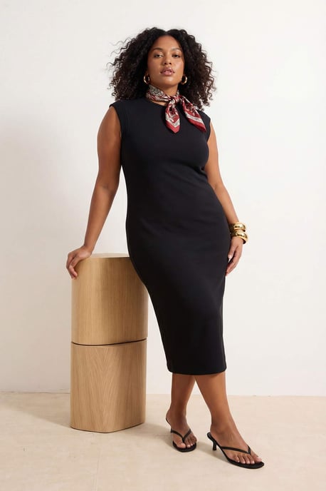 Trendyol Curve Dam Svart Enfärgad Kort / Mini Kort Casual A-linje Plus size Klänning - Image 2