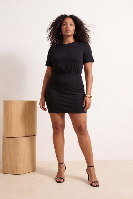 Trendyol Curve Dam Svart Enfärgad Kort / Mini Kort Casual Bodycon Plus size Klänning - Image 6