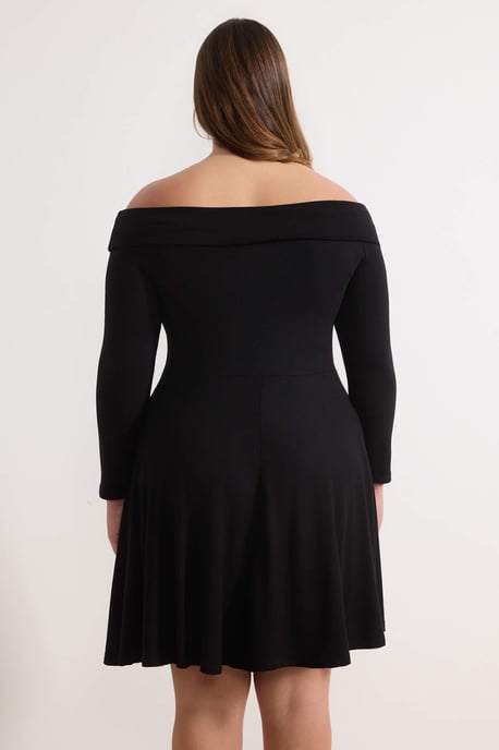 Trendyol Curve Dam Svart Enfärgad Kort / Mini Lång Casual Skater Plus size Klänning - Image 3