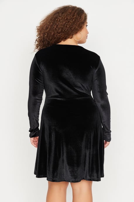 Trendyol Curve Dam Svart Enfärgad Kort / Mini Lång Elegant/Kväll Skater Plus size Klänning - Image 5