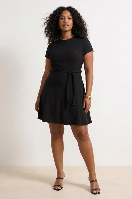 Trendyol Curve Dam Svart Enfärgad Kort / Mini Kort Casual Skater Plus size Klänning - Image 3